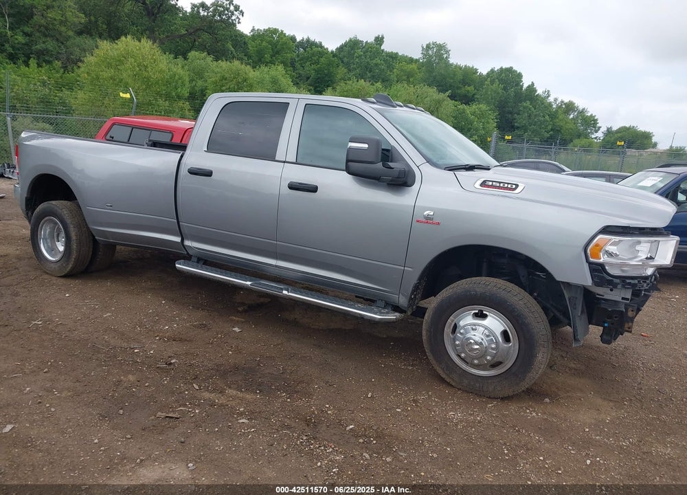 2024 RAM 3500 TRADESMAN  4X4 8' BOX VIN: 3C63RRGL8RG416238