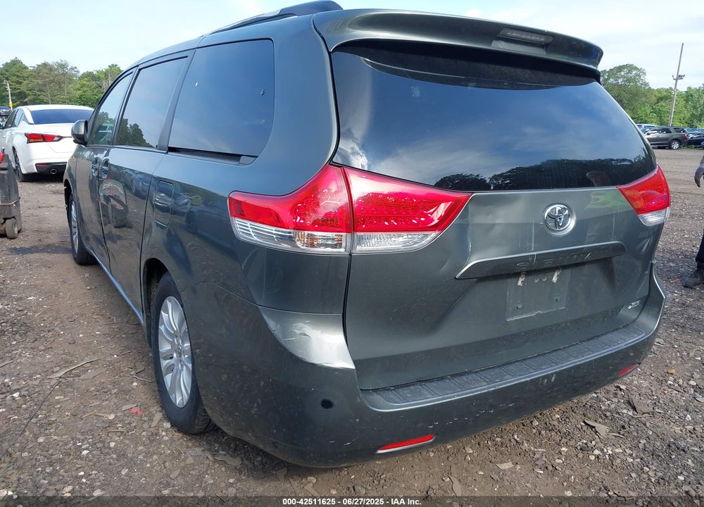 2012 TOYOTA SIENNA XLE V6 8 PASSENGER VIN: 5TDYK3DC5CS181116