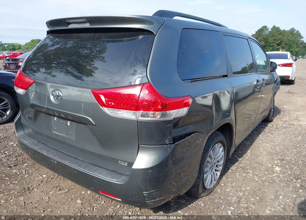 2012 TOYOTA SIENNA XLE V6 8 PASSENGER VIN: 5TDYK3DC5CS181116