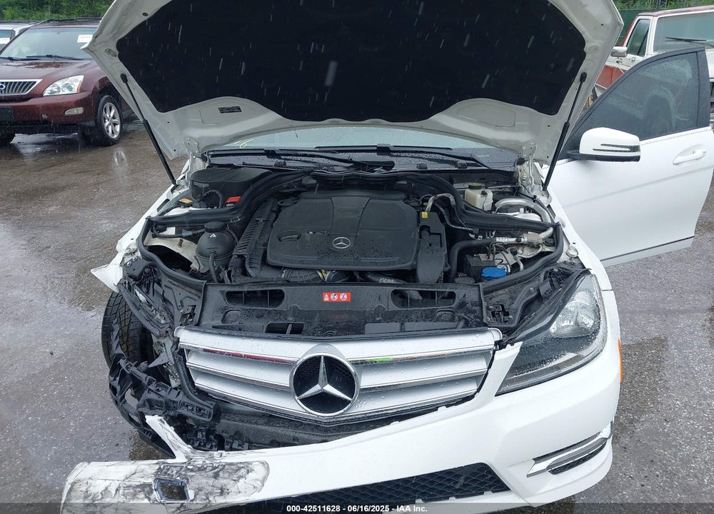 2013 MERCEDES-BENZ C 300 VIN: WDDGF8AB7DR276047