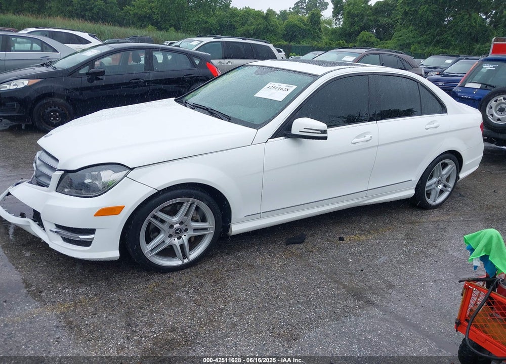 2013 MERCEDES-BENZ C 300 VIN: WDDGF8AB7DR276047