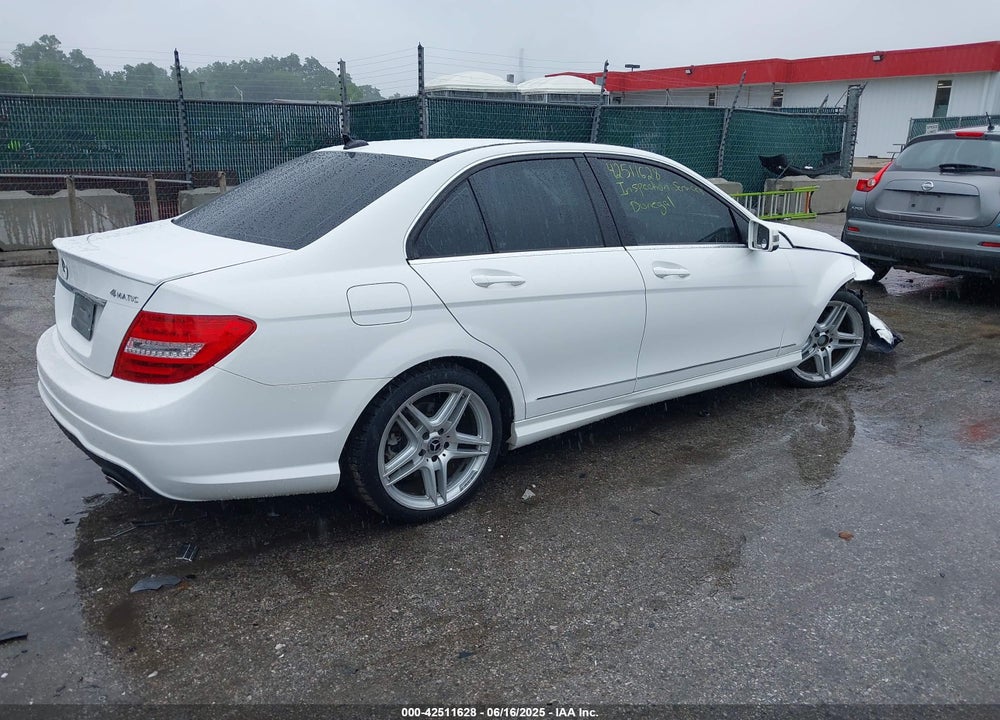 2013 MERCEDES-BENZ C 300 VIN: WDDGF8AB7DR276047