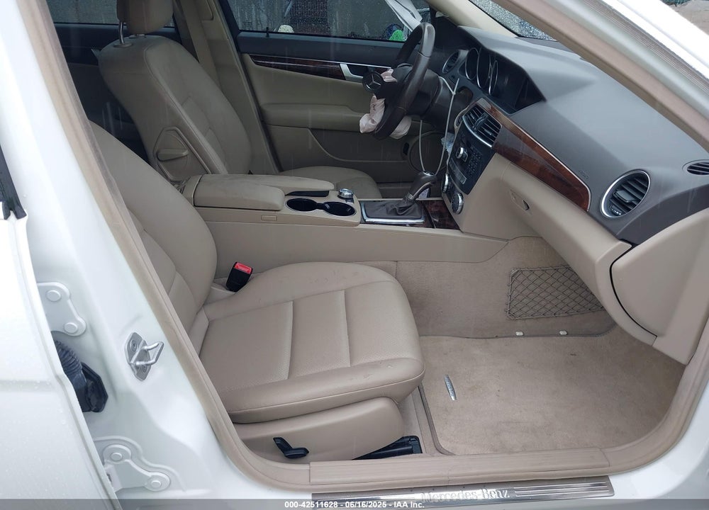 2013 MERCEDES-BENZ C 300 VIN: WDDGF8AB7DR276047