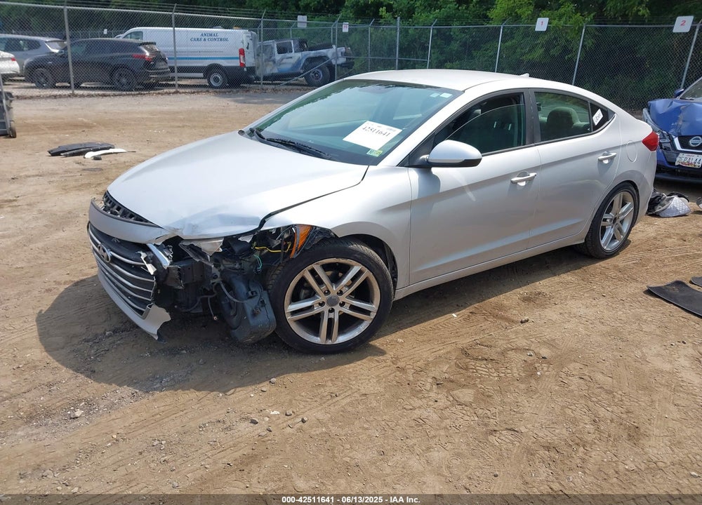 2017 HYUNDAI ELANTRA VIN: KMHD74LF5HU075281