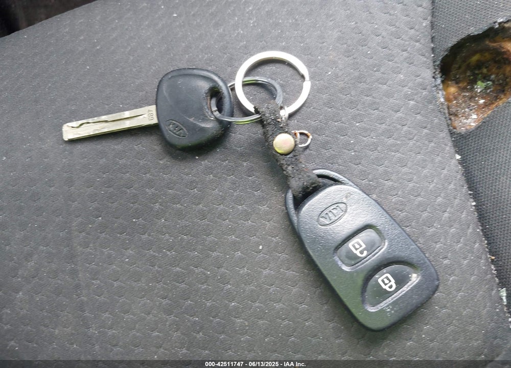 2013 KIA SORENTO VIN: 5XYKT3A1XDG381218