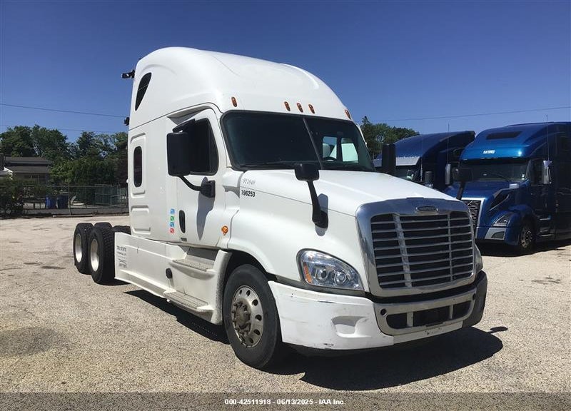 2016 FREIGHTLINER CASCADIA 125 --- VIN: 3AKGGLD54GSGY2617