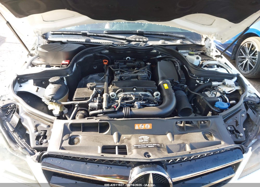 2014 MERCEDES-BENZ C CLASS VIN: WDDGJ4HB2EG292411