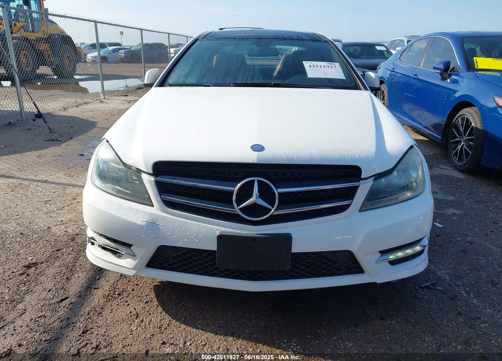 2014 MERCEDES-BENZ C CLASS VIN: WDDGJ4HB2EG292411