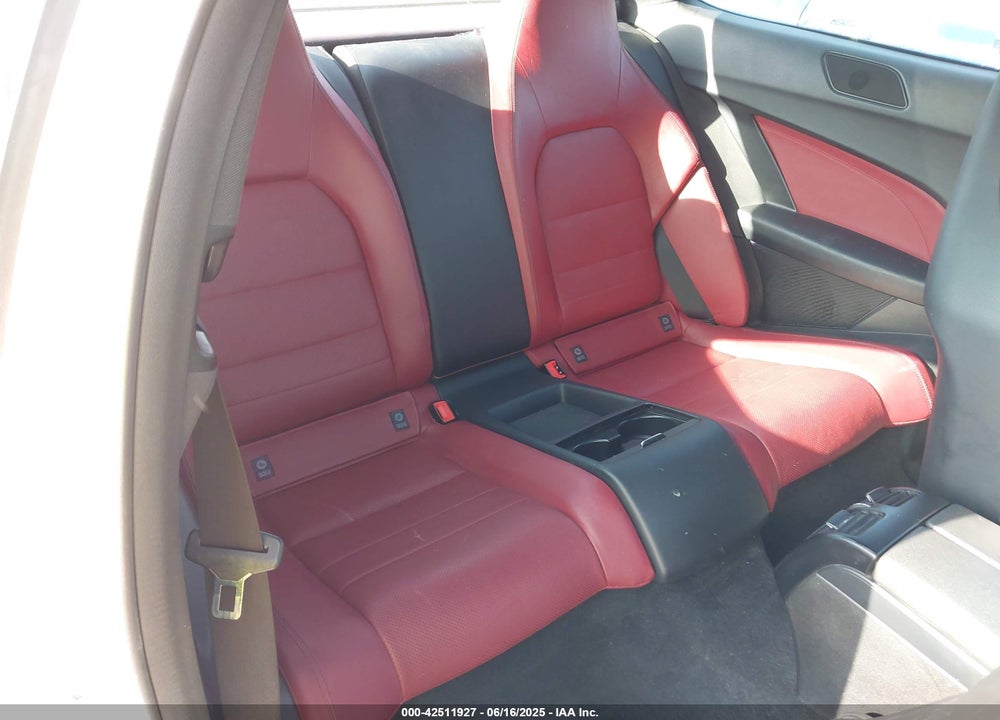 2014 MERCEDES-BENZ C CLASS VIN: WDDGJ4HB2EG292411