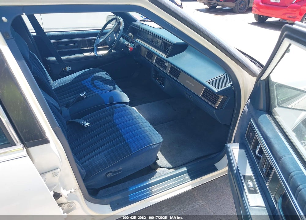 1989 OLDSMOBILE DELTA 88 ROYALE VIN: 1G3HN54C6K1812793