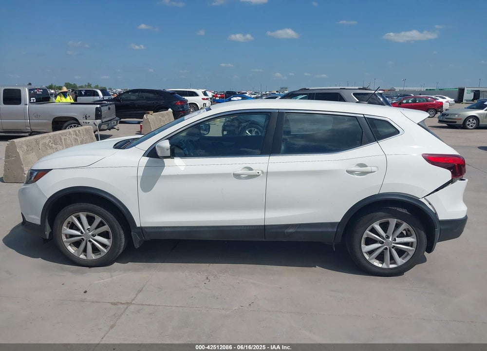 2017 NISSAN ROGUE SPORT VIN: JN1BJ1CP0HW014884