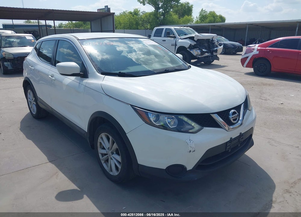 2017 NISSAN ROGUE SPORT VIN: JN1BJ1CP0HW014884