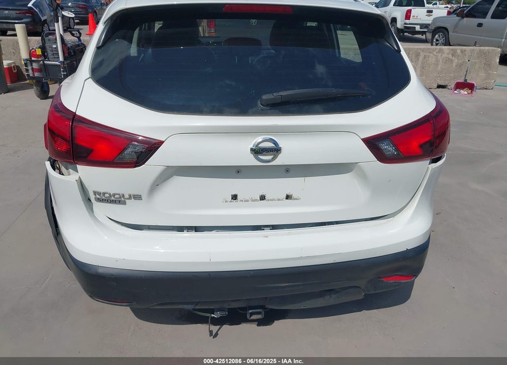 2017 NISSAN ROGUE SPORT VIN: JN1BJ1CP0HW014884