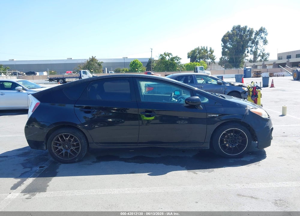 2011 TOYOTA PRIUS TWO VIN: JTDKN3DUXB0252169