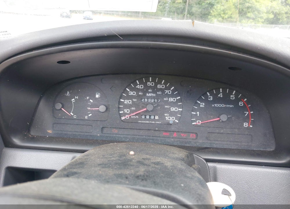 1996 NISSAN TRUCK XE VIN: 1N6SD11S2TC373561