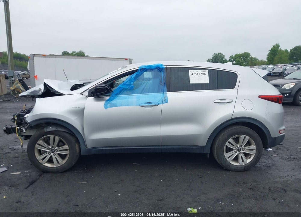 2017 KIA SPORTAGE VIN: KNDPMCAC1H7177561