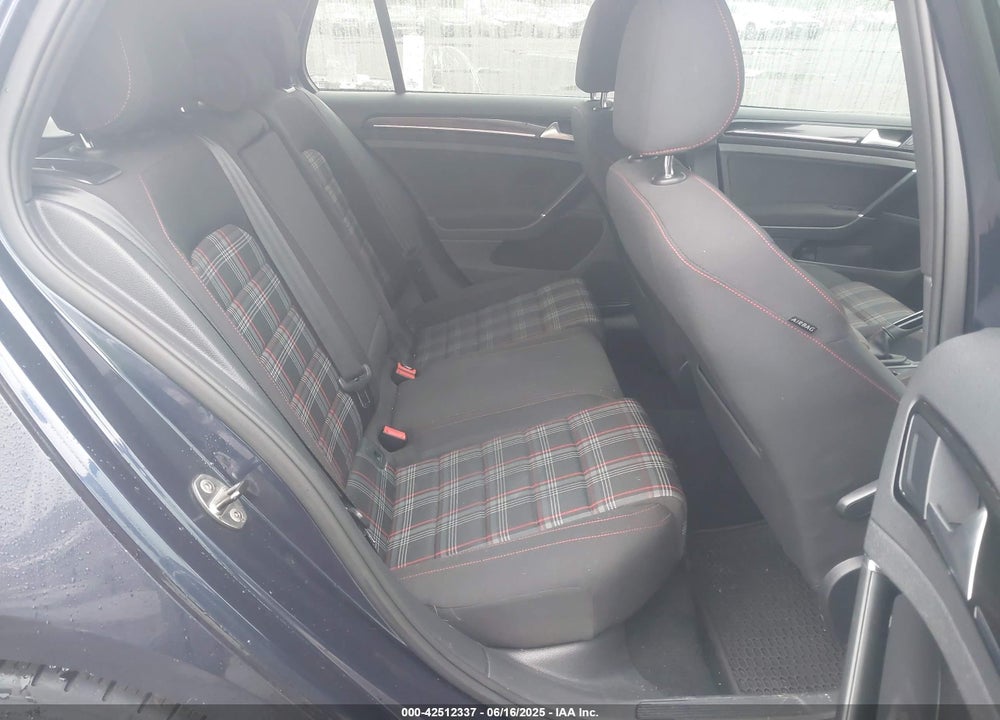 2015 VOLKSWAGEN GOLF VIN: 3VW4T7AUXFM100077