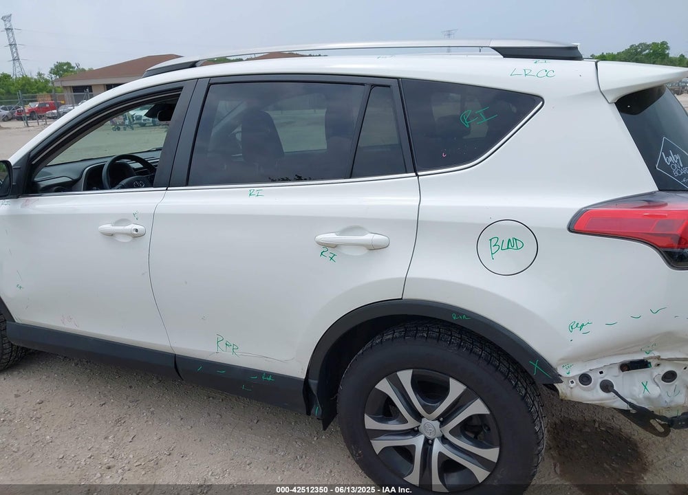 2017 TOYOTA RAV4 LE VIN: 2T3BFREVXHW647593