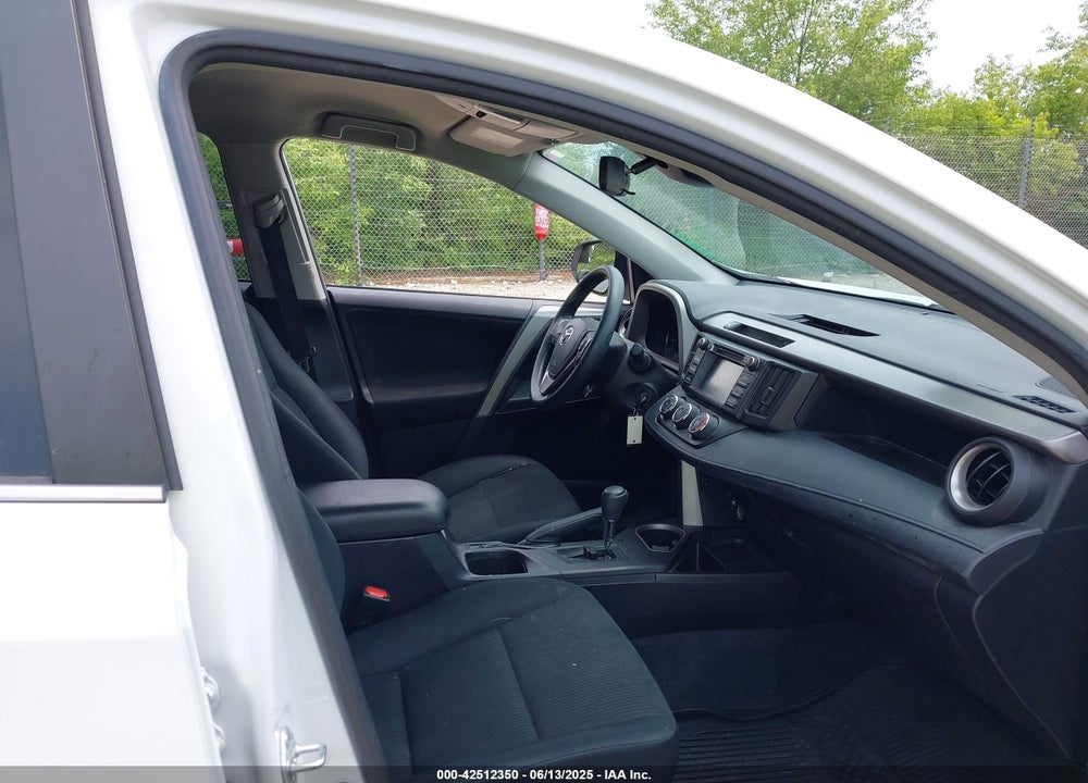 2017 TOYOTA RAV4 LE VIN: 2T3BFREVXHW647593