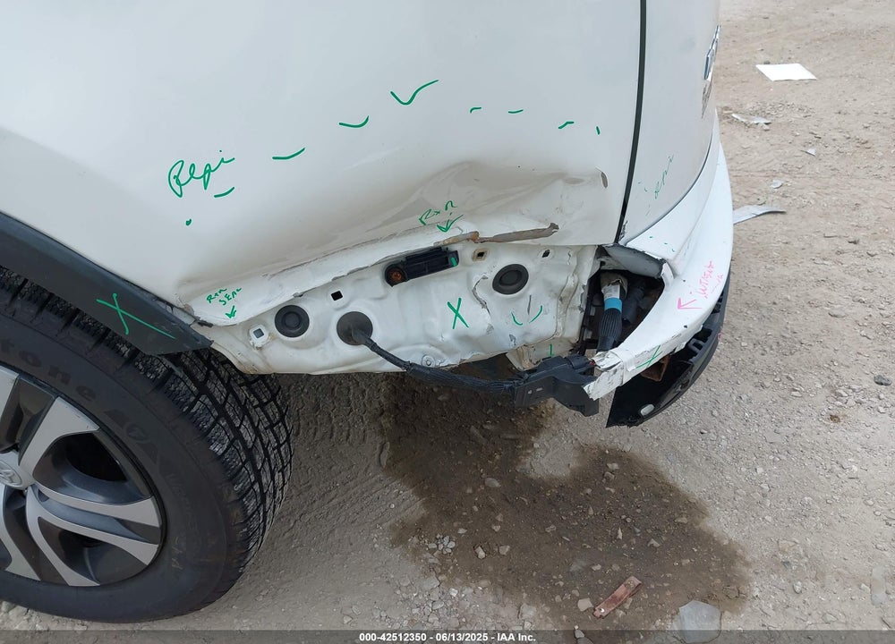 2017 TOYOTA RAV4 LE VIN: 2T3BFREVXHW647593