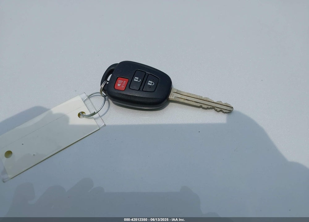 2017 TOYOTA RAV4 LE VIN: 2T3BFREVXHW647593