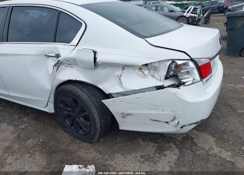 2015 HONDA ACCORD VIN: 1HGCR2F37FA172739
