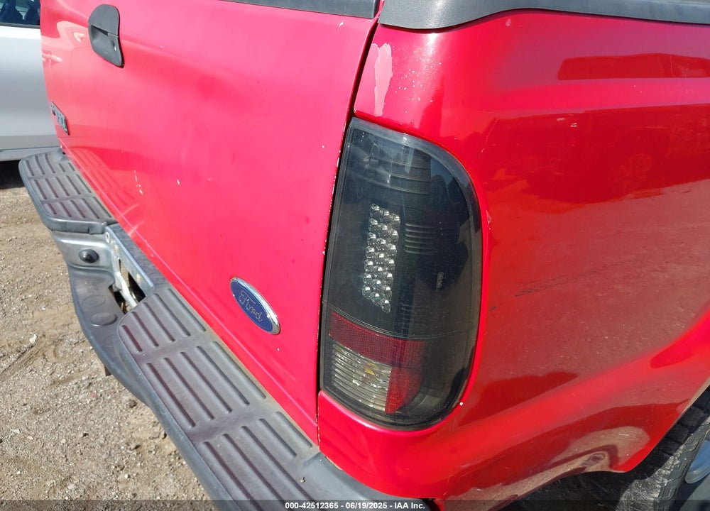 2000 FORD F-350 LARIAT/XL/XLT VIN: 3FTSW30F7YMA33373