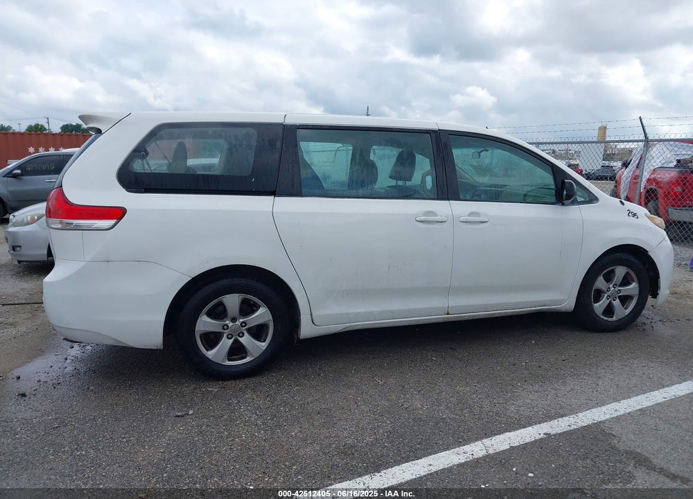 2011 TOYOTA SIENNA VIN: 5TDZK3DCXBS117074