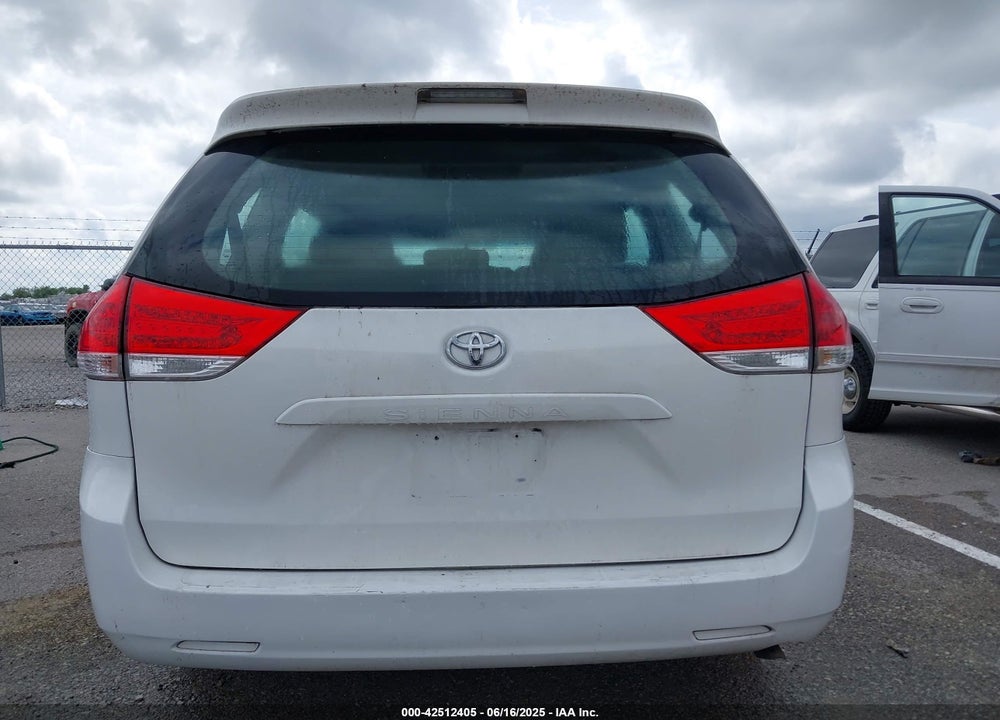 2011 TOYOTA SIENNA VIN: 5TDZK3DCXBS117074