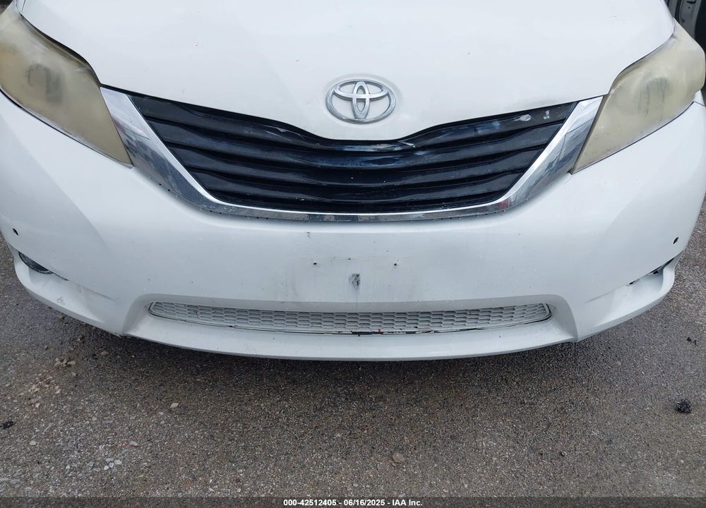 2011 TOYOTA SIENNA VIN: 5TDZK3DCXBS117074