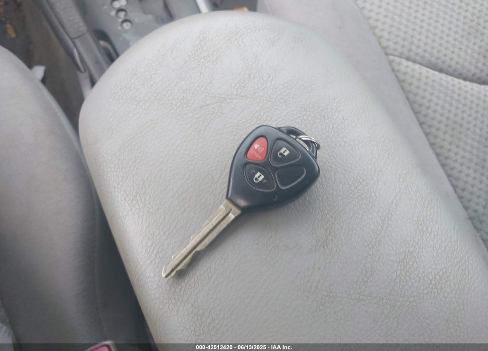 2007 TOYOTA RAV4 VIN: JTMBD33V476052406
