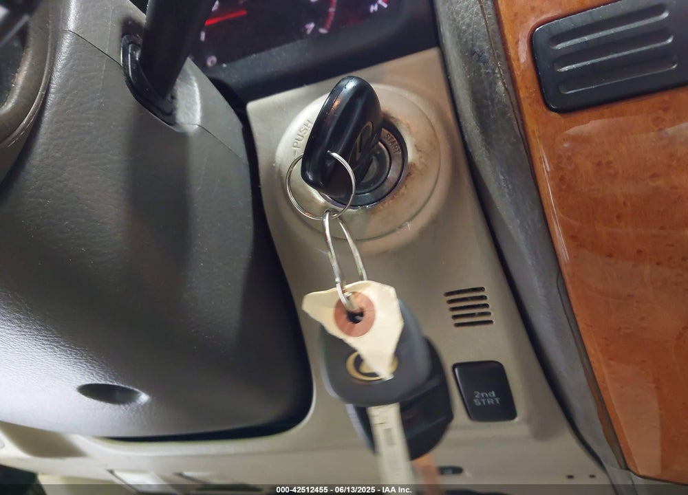 2004 LEXUS GX 470 VIN: JTJBT20X440040027