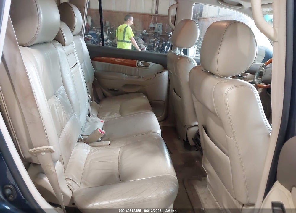 2004 LEXUS GX 470 VIN: JTJBT20X440040027