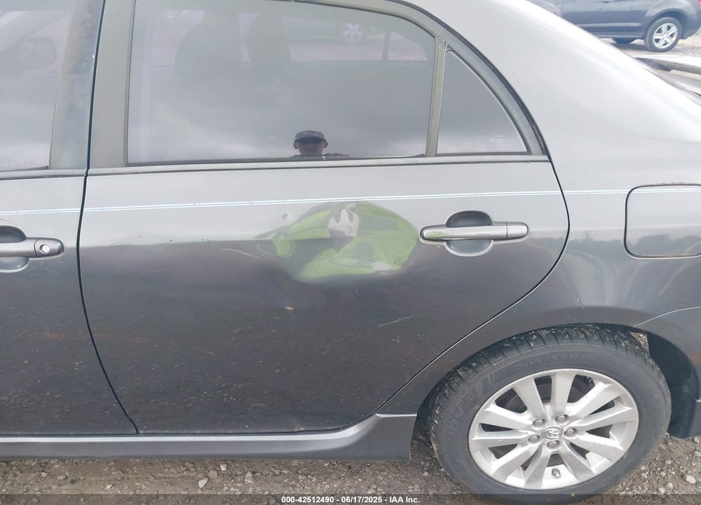 2009 TOYOTA COROLLA S VIN: 2T1BU40E69C104933