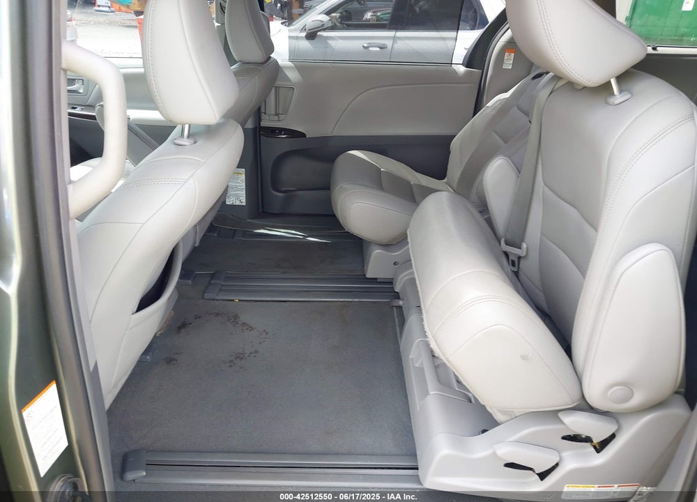 2019 TOYOTA SIENNA XLE 8 PASSENGER VIN: 5TDYZ3DC4KS994778