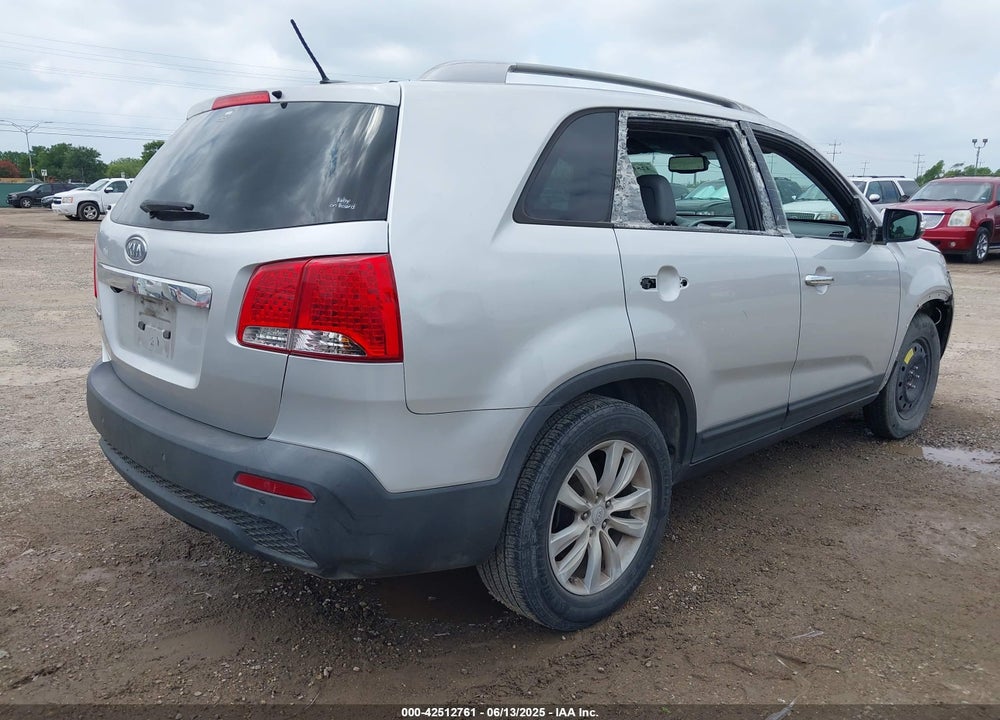 2011 KIA SORENTO LX V6 VIN: 5XYKT4A21BG075391