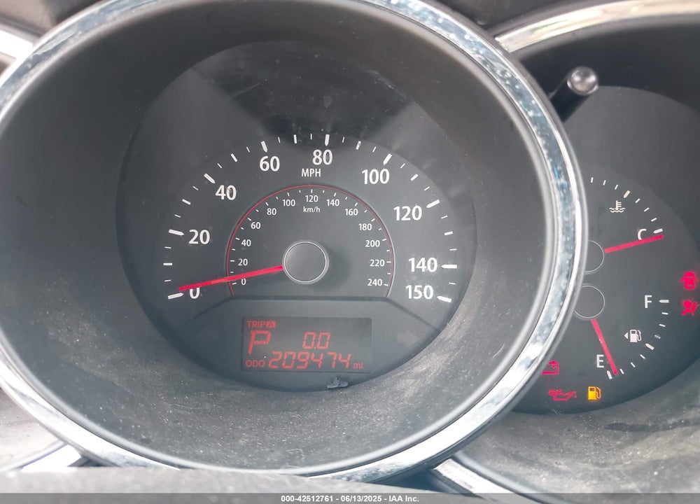2011 KIA SORENTO LX V6 VIN: 5XYKT4A21BG075391