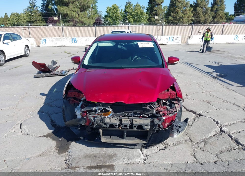 2014 FORD FOCUS SE VIN: 1FADP3K20EL185921