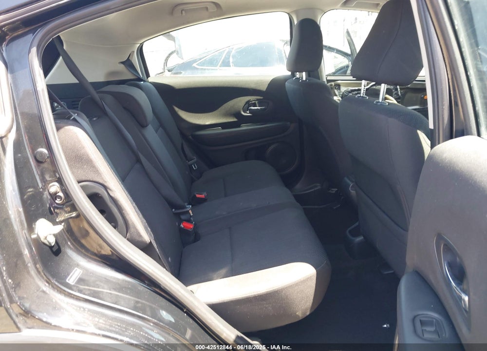 2018 HONDA HR-V VIN: 3CZRU5H39JM720137