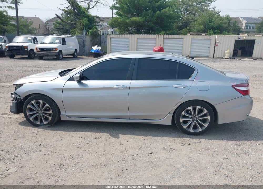 2016 HONDA ACCORD VIN: 1HGCR2F52GA057114