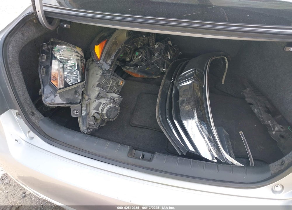 2016 HONDA ACCORD VIN: 1HGCR2F52GA057114