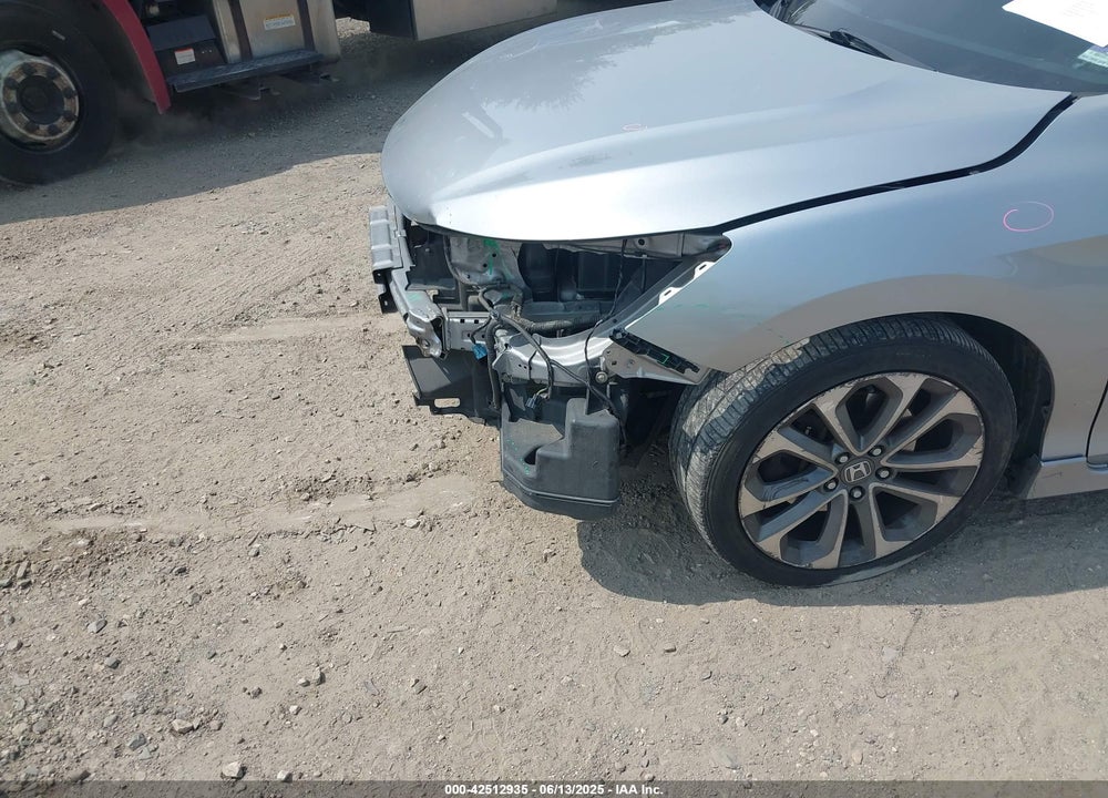 2016 HONDA ACCORD VIN: 1HGCR2F52GA057114