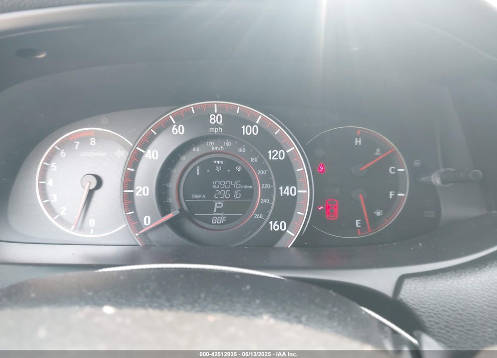 2016 HONDA ACCORD VIN: 1HGCR2F52GA057114