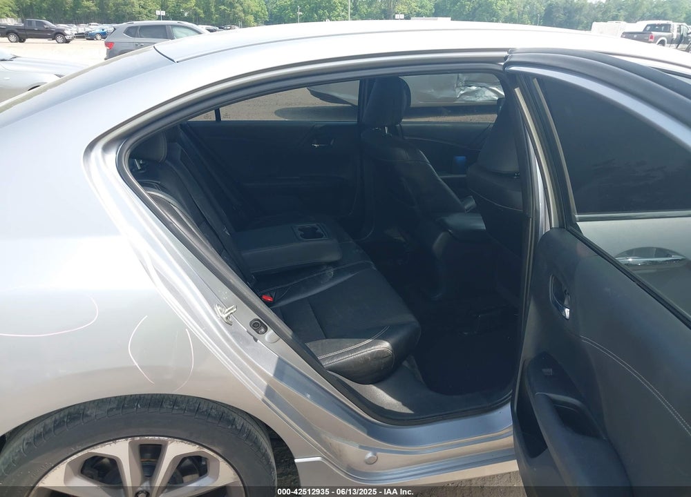 2016 HONDA ACCORD VIN: 1HGCR2F52GA057114