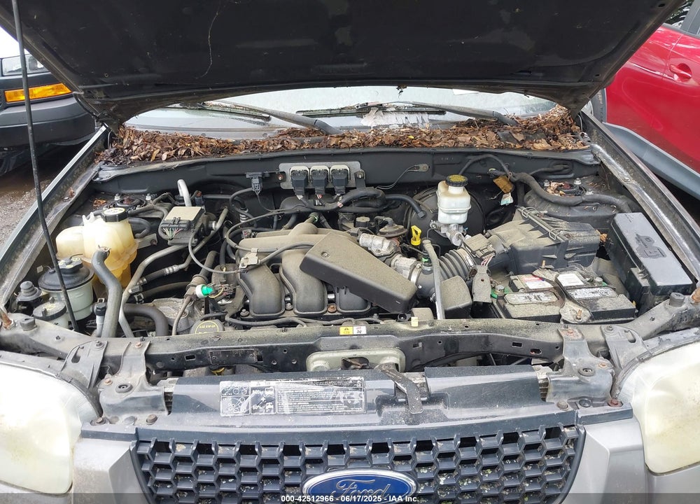 2005 FORD ESCAPE LIMITED VIN: 1FMCU04175KA81266