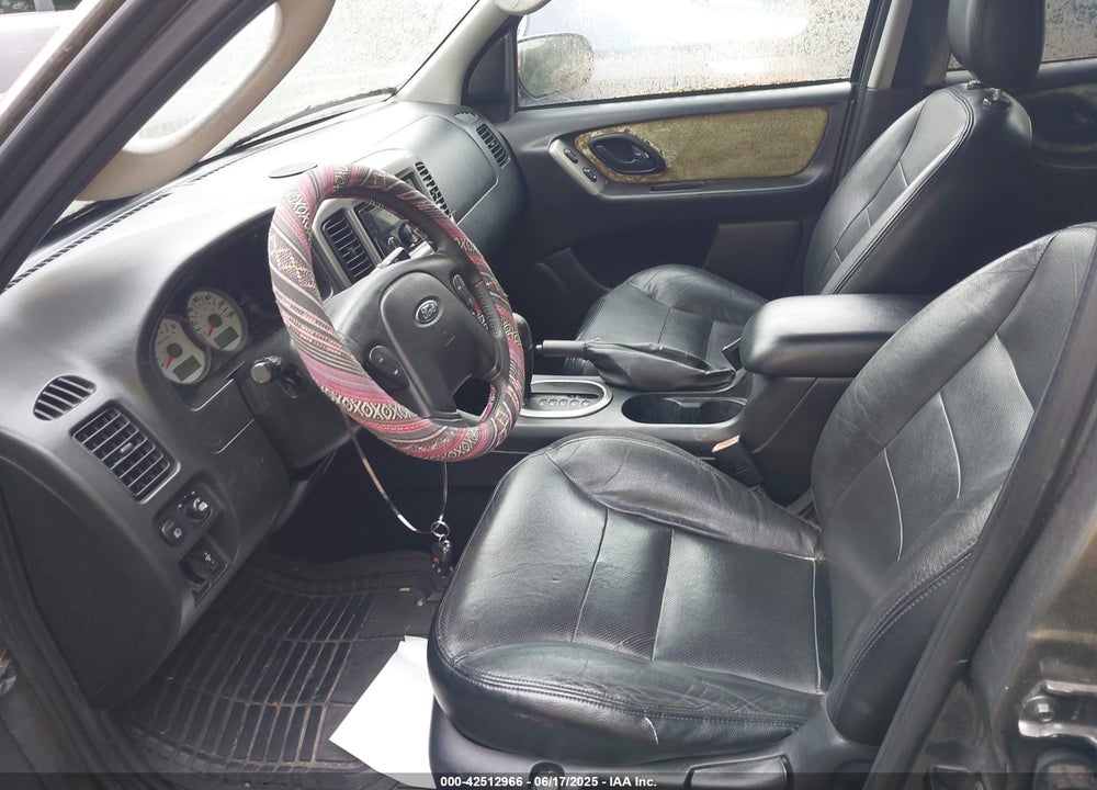 2005 FORD ESCAPE LIMITED VIN: 1FMCU04175KA81266