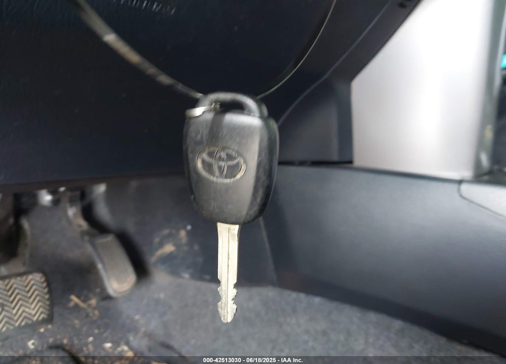 2018 TOYOTA RAV4 LE VIN: JTMZFREV5JJ736474