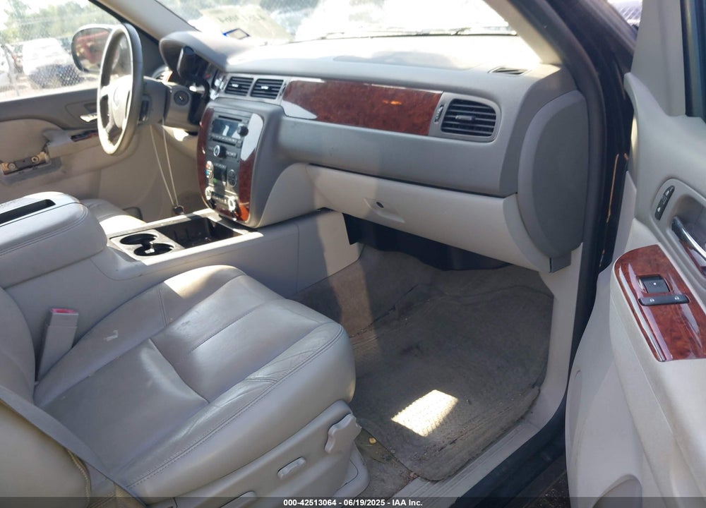 2014 CHEVROLET TAHOE VIN: 1GNSCBE04ER174393