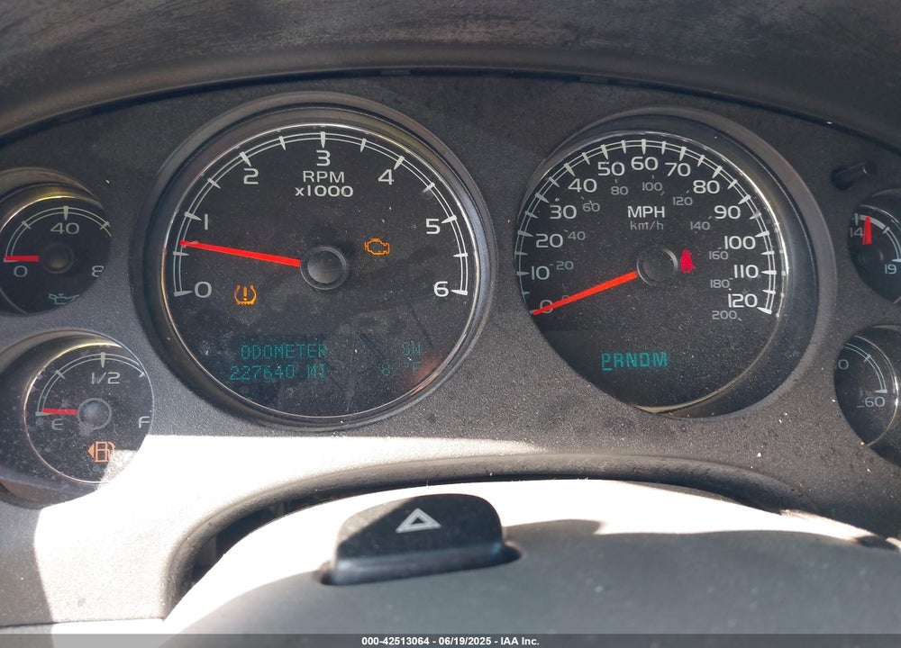 2014 CHEVROLET TAHOE VIN: 1GNSCBE04ER174393