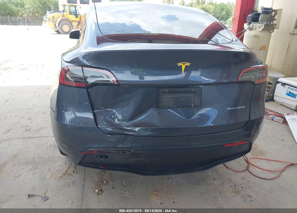 2023 TESLA MODEL Y VIN: 7SAYGDEE7PA037763